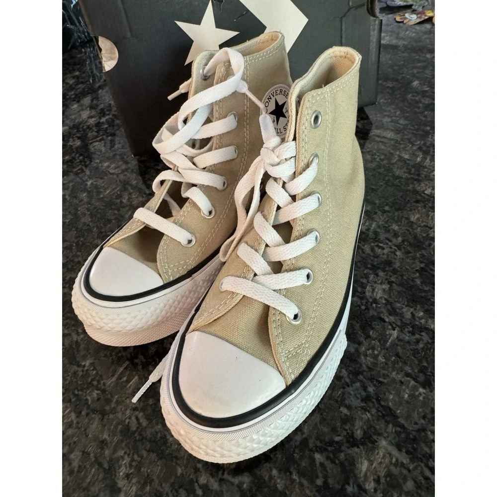 Converse Kids Chuck Taylor All Star Lift‎ Beige Platform Shoes Sneakers Sz 1